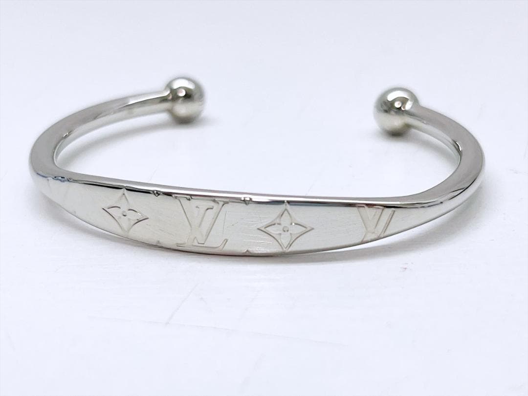 ほぼ未使用　ルイヴィトン　LV　ジョンクモノグラム　バングル　M　M64839