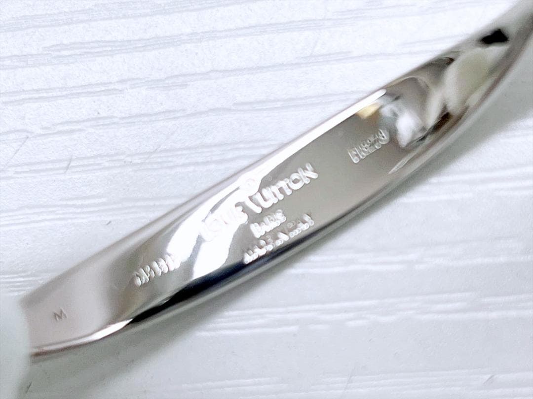 ほぼ未使用　ルイヴィトン　LV　ジョンクモノグラム　バングル　M　M64839