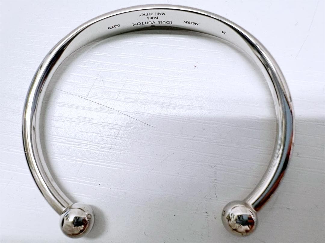 ほぼ未使用　ルイヴィトン　LV　ジョンクモノグラム　バングル　M　M64839