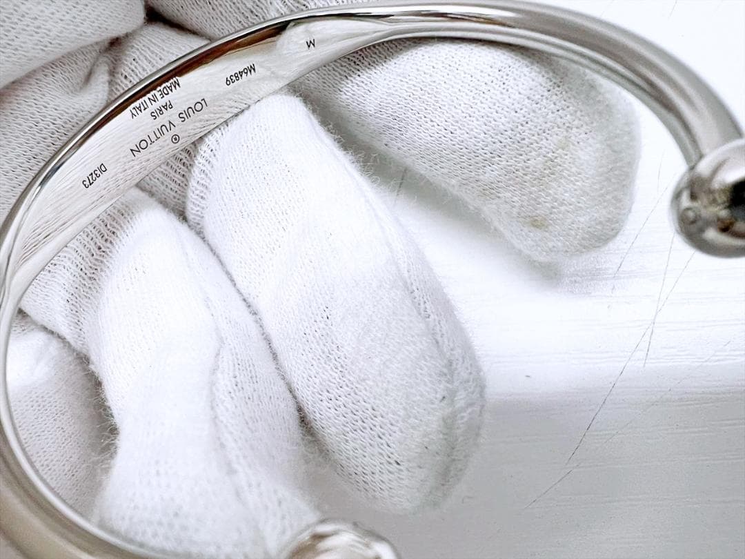 ほぼ未使用　ルイヴィトン　LV　ジョンクモノグラム　バングル　M　M64839