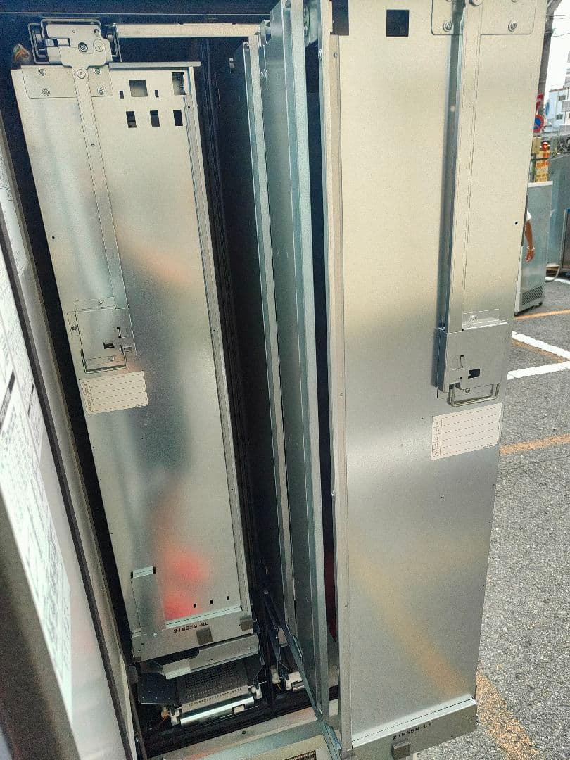 【引取限定】富士電機 小型汎用自動販売機 FRM10D5CZINM 2022年製