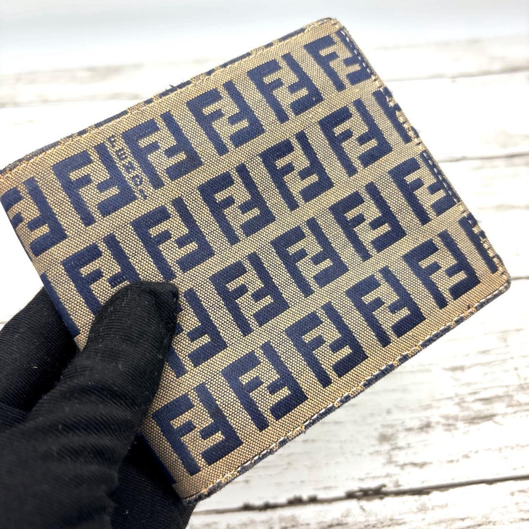 FENDI フェンディ 折財布 ズッカ柄 二つ折り財布