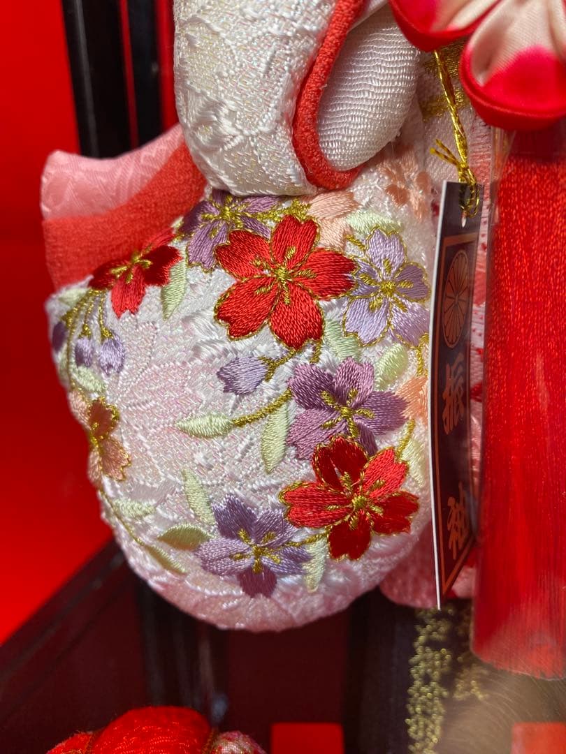 羽子板　振袖刺繍　アクリルケース９号・サイズ間口約２５×奥行約１９×高約３７㎝