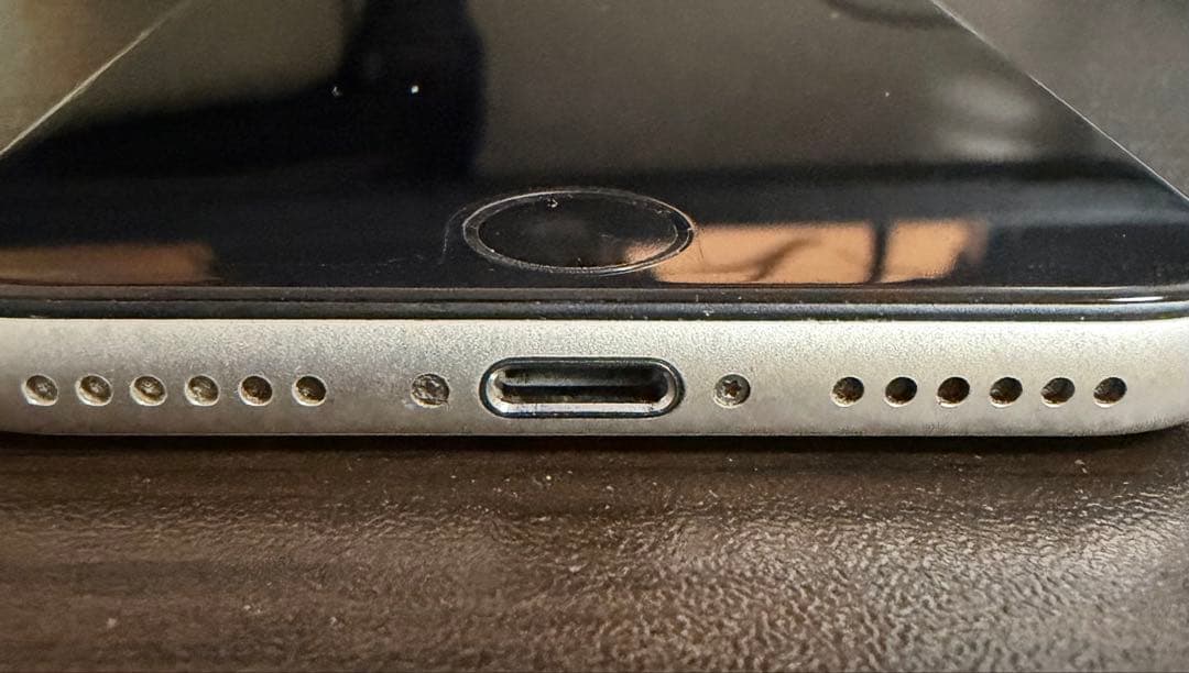 iPhoneSE 第3世代 64G スターライト SIMフリー