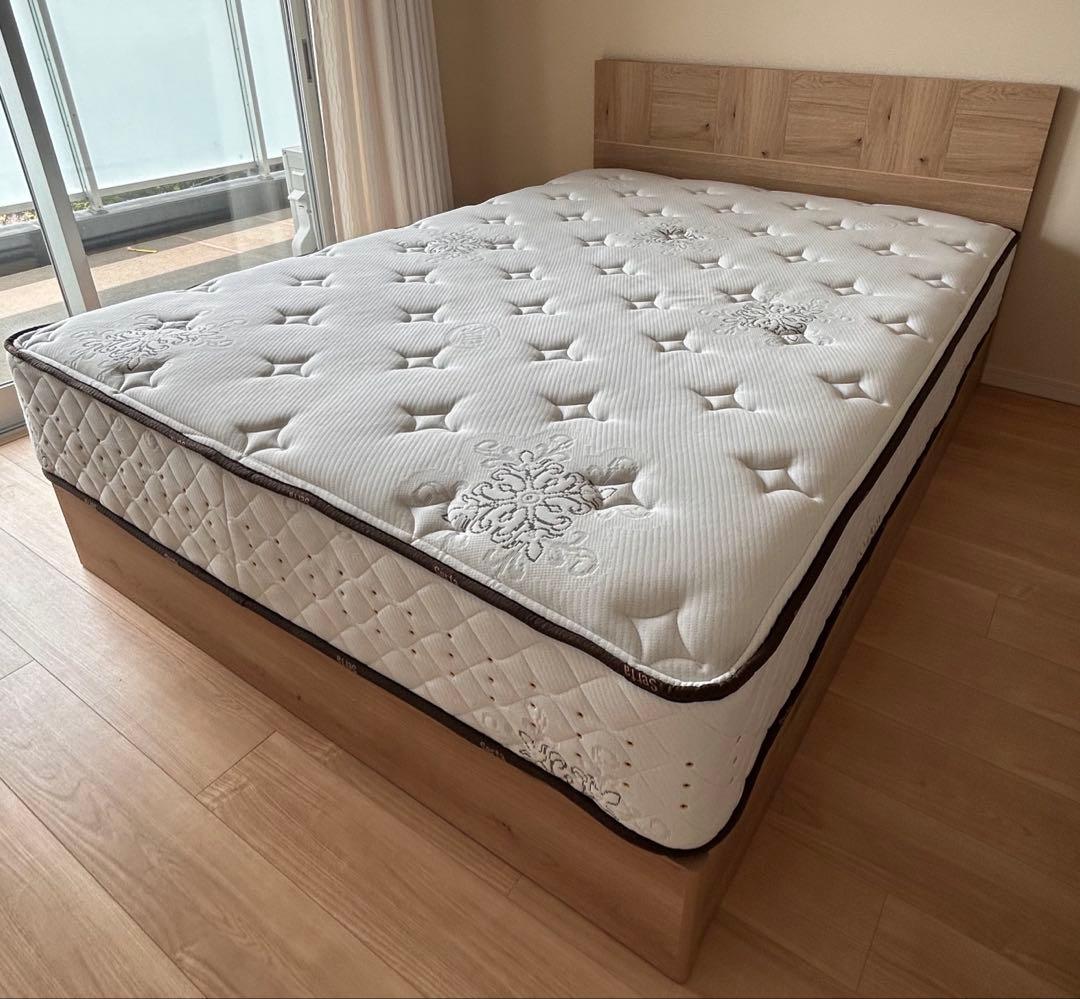 【送料込み】サータ　マットレス　7.7インチ　ダブルベッド　ベッドフレーム