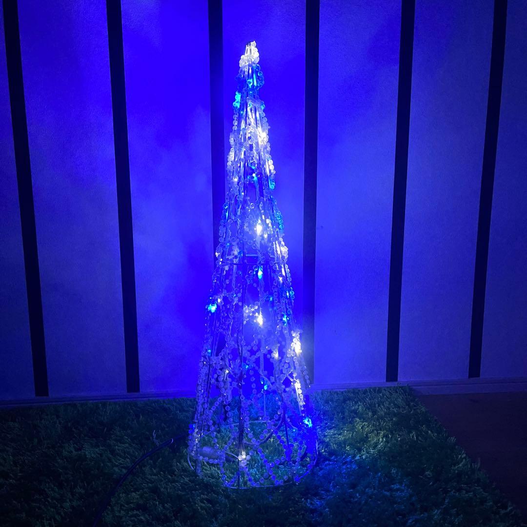 クリスマスツリー　イルミネーション　Christmas tree ライト付き