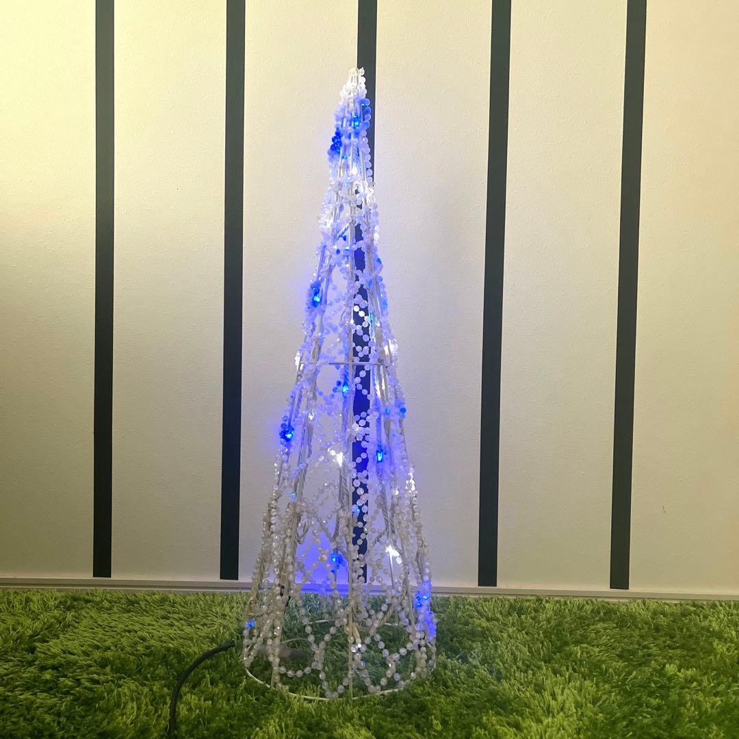 クリスマスツリー　イルミネーション　Christmas tree ライト付き