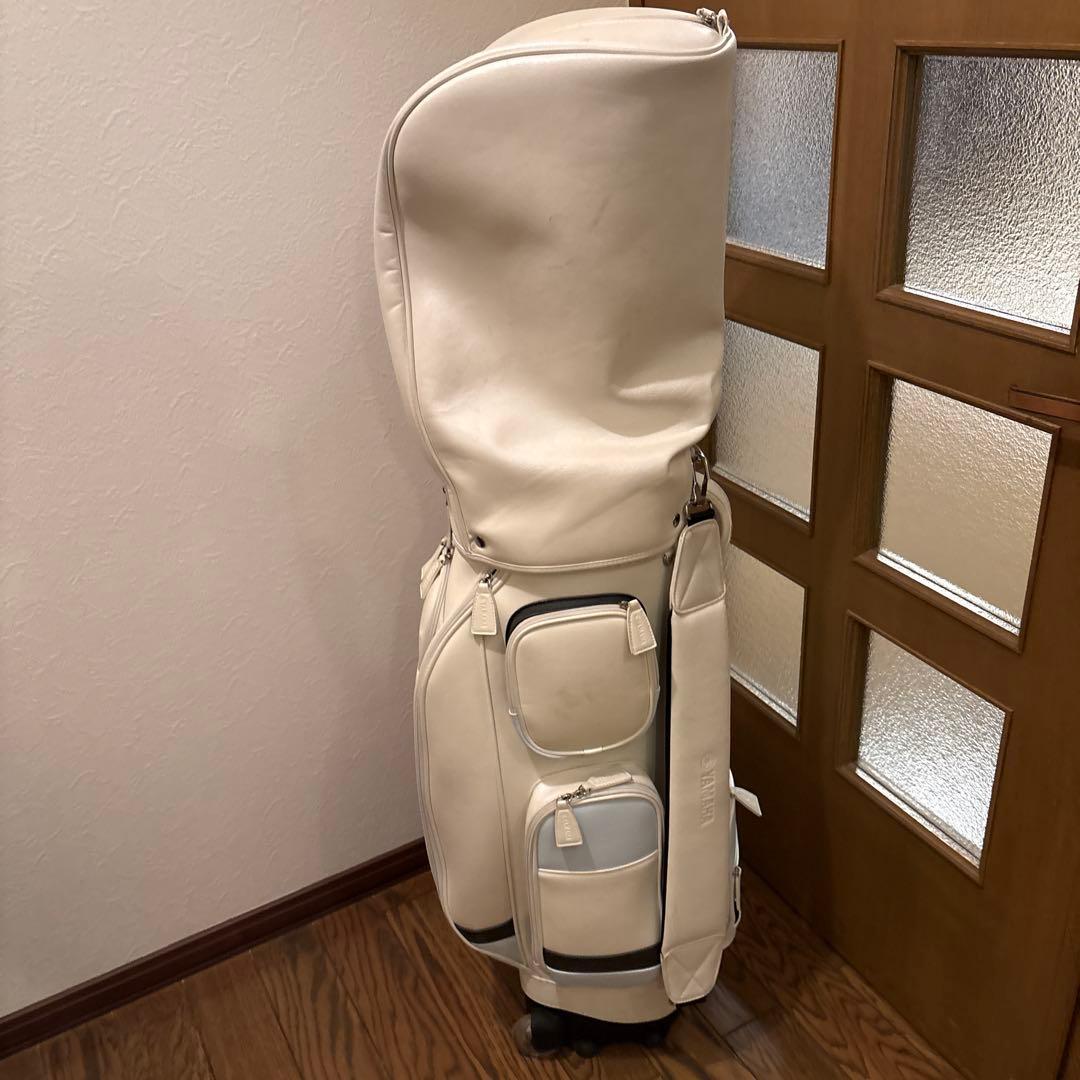 ホワイト キャディバッグ 複数ポケット付き　キャスター付き　8個のポケット付き