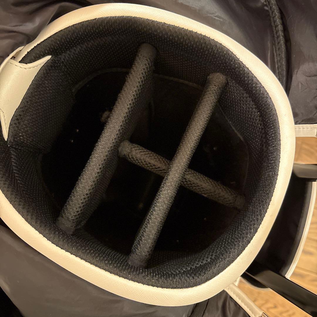 ホワイト キャディバッグ 複数ポケット付き　キャスター付き　8個のポケット付き