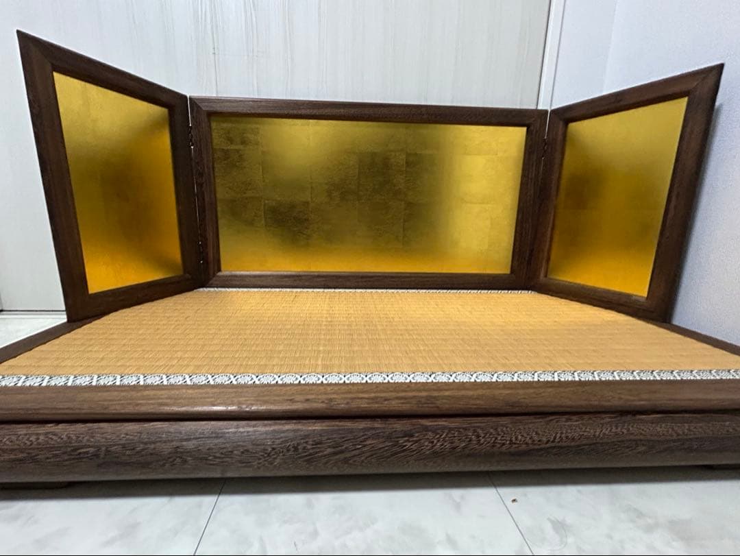 超美品　特大　お雛様　親王飾り用　総焼桐　①屏風金箔15号②飾台(竜鬢畳)40号