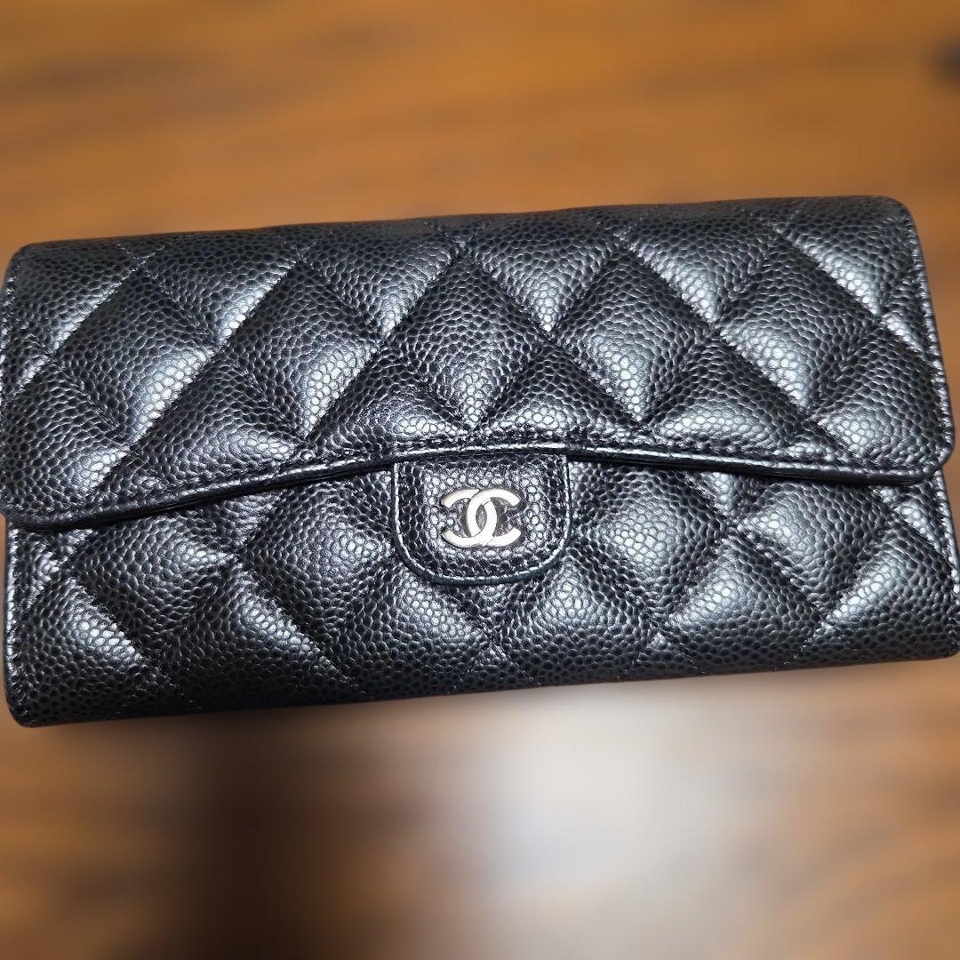 CHANEL ブラックレザー ニつ折り財布