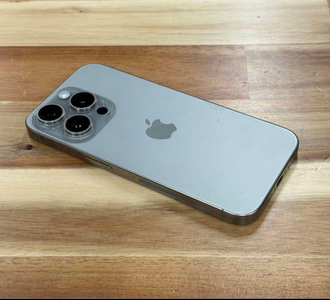 バッテリー100% | iPhone15Pro | シャッター音なしeSIM専用