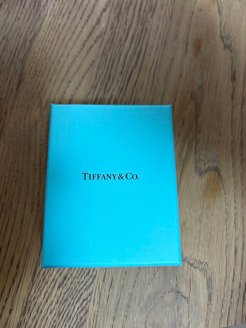 Tiffany & Co. オリーブリーフバイパスリング