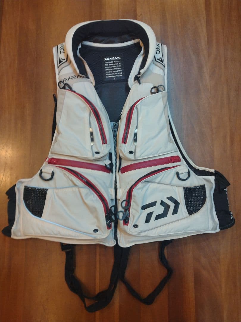 DAIWA ダイワ フローティング ベスト ジャケット 2012年製 ホワイト