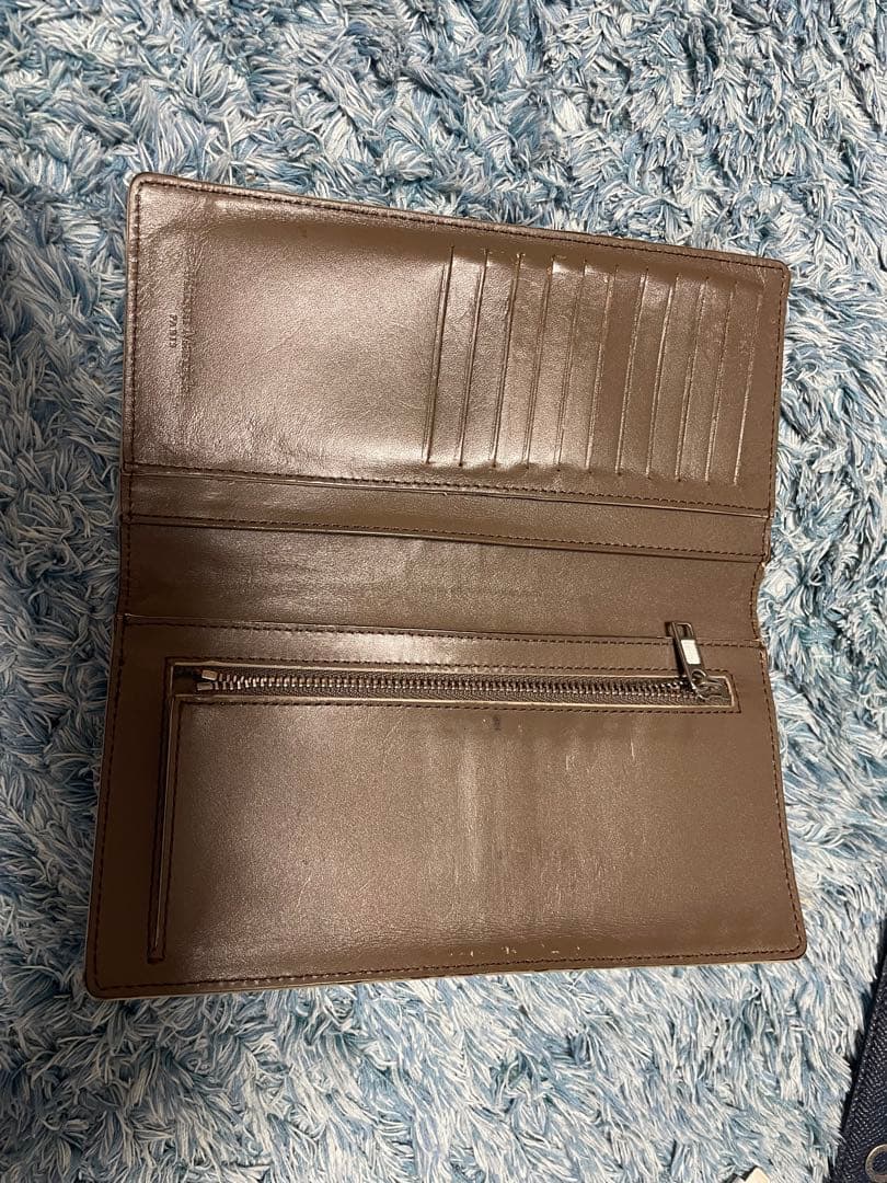 ベージュ レザー 長財布 カードポケット付き