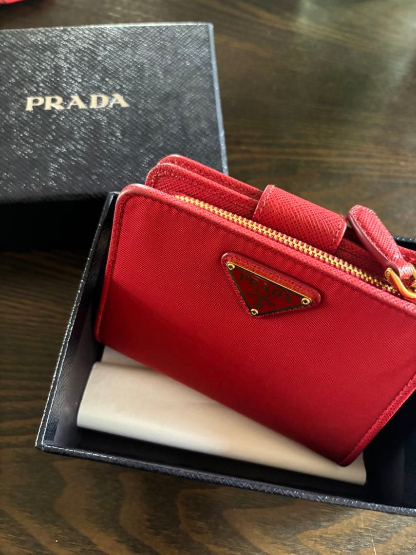 prada プラダ 財布