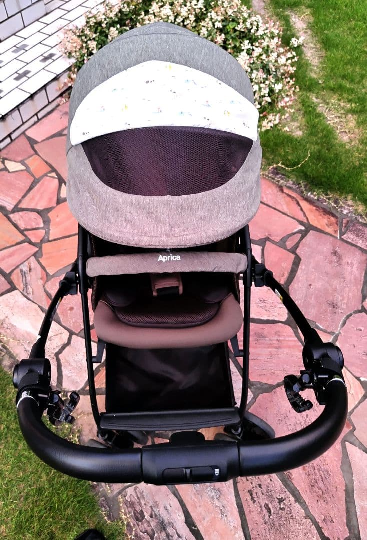 【美品・超軽量】アップリカ　ルンルンコンパクト　アニマルカーキ　限定モデル