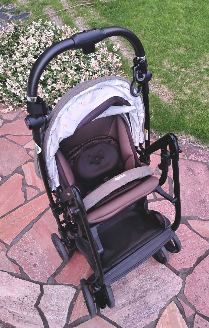 【美品・超軽量】アップリカ　ルンルンコンパクト　アニマルカーキ　限定モデル