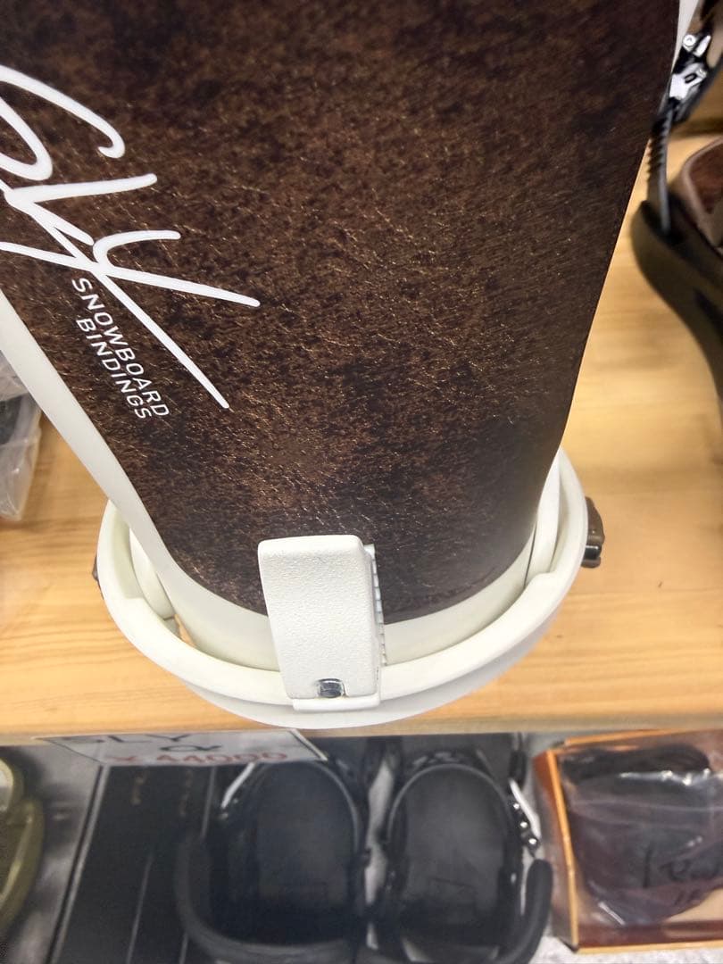 かん様 SLY α Mサイズ 25-26 今年でたグラトリバイン 新品未使用