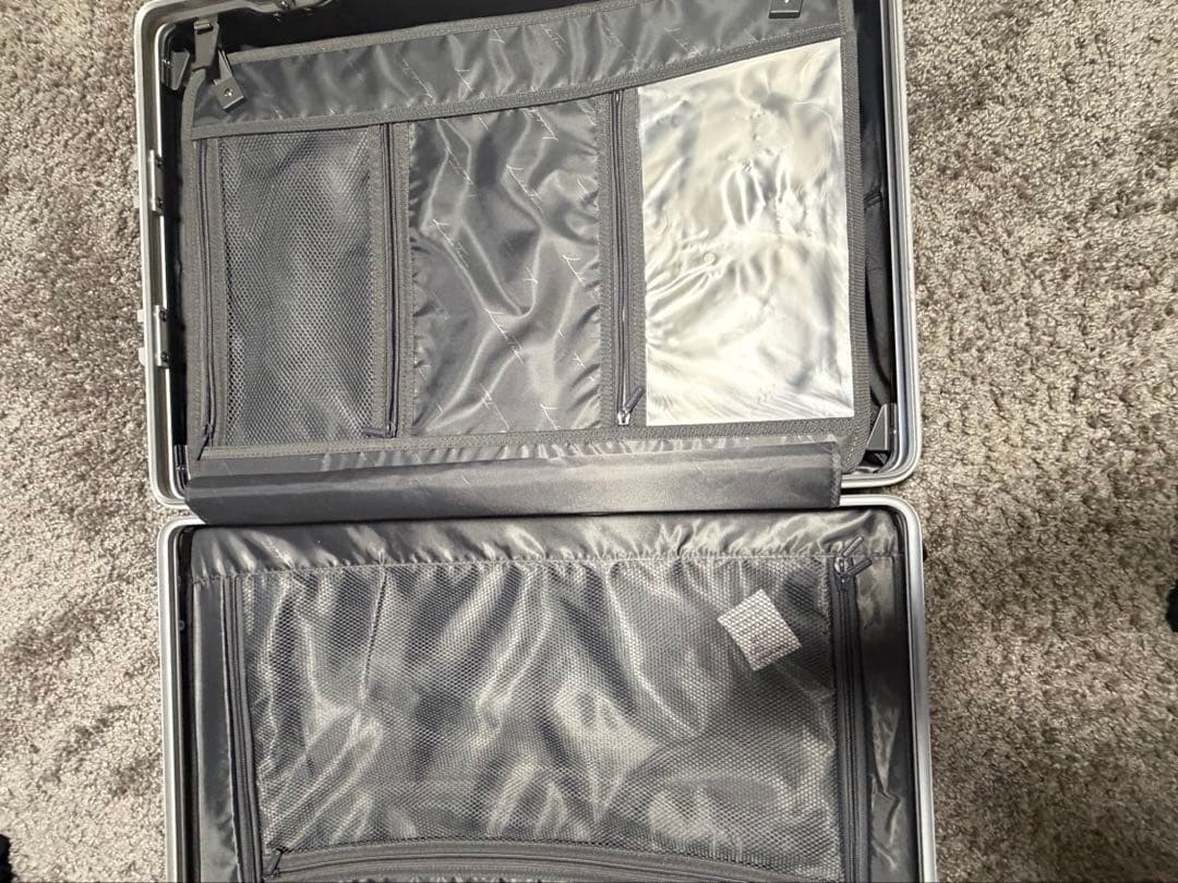 Libetee リベティ キャリーケース　M size エナメルシルバー