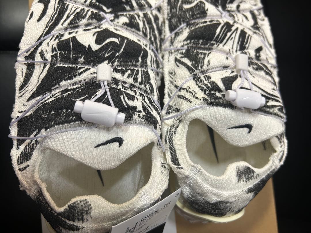 新品Nike ISPAマインドボディスニーカー