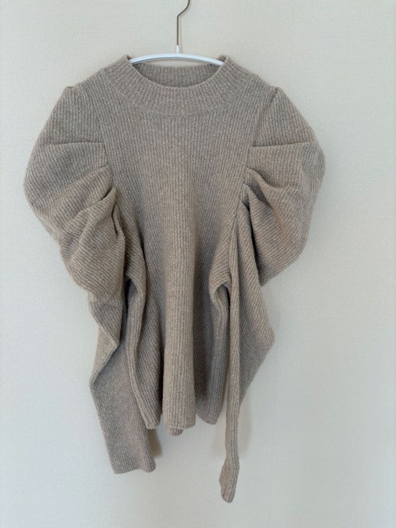 SEVENTEN by MIHO KAWAHITOブークレパワーショルダーニット