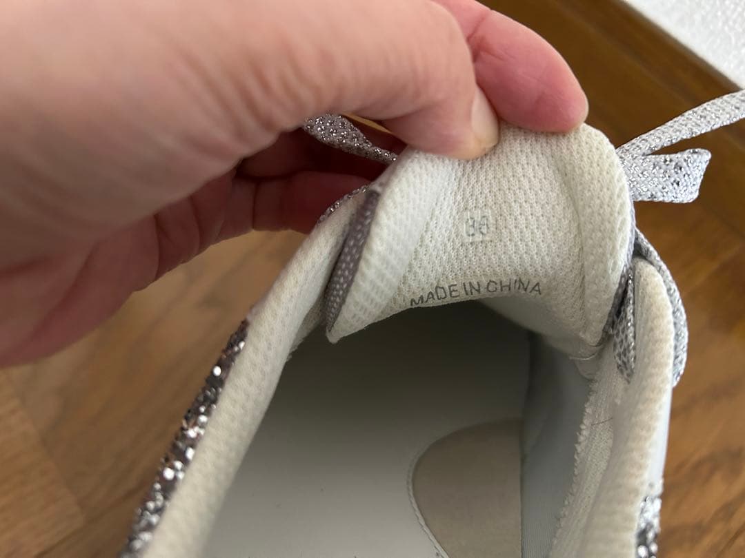 【一度履きのみ】ジミーチュウグリッター スニーカー