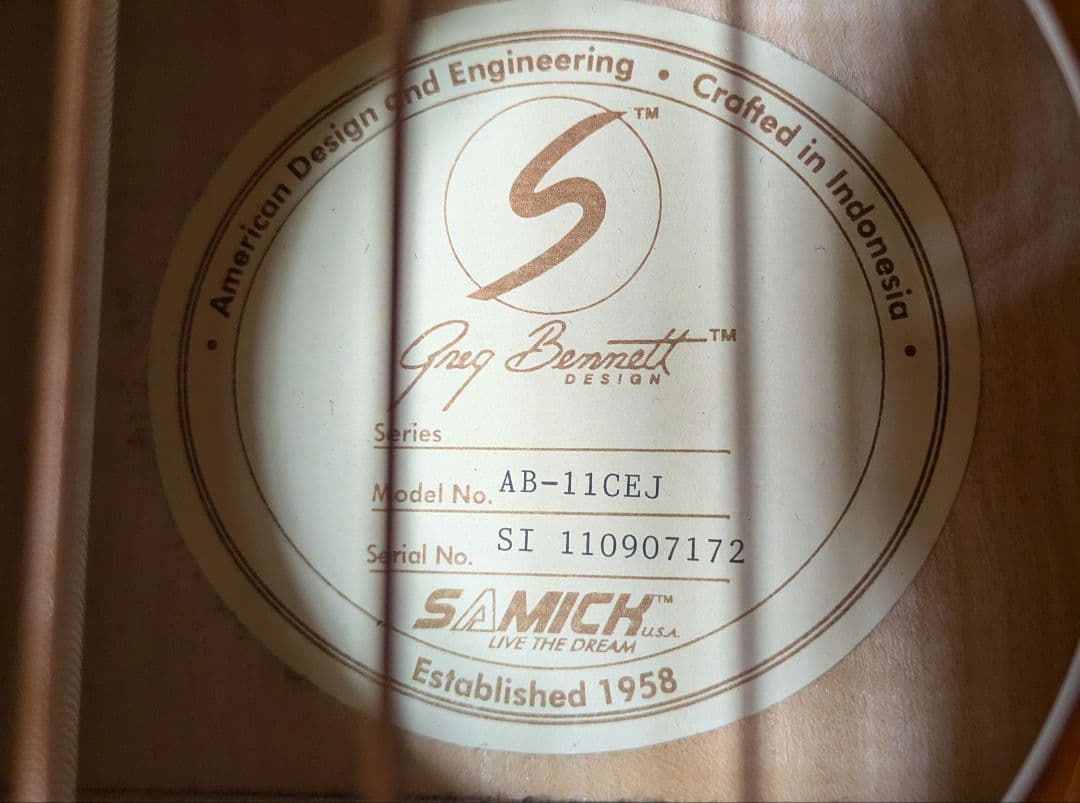 サミック GREG BENNETTデザイン　エレアコベース