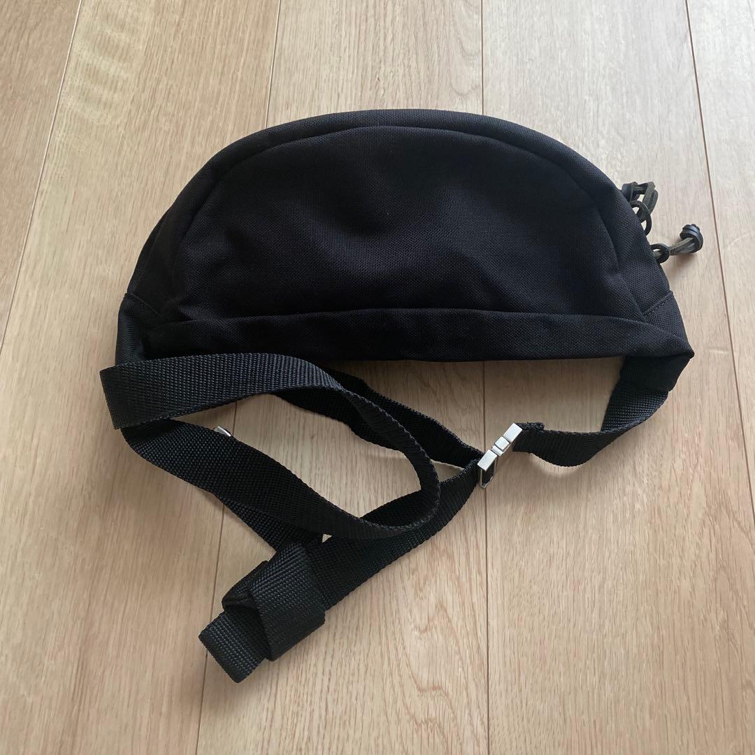 メゾンマルジェラ　ナイロン製ボディバッグ 黒