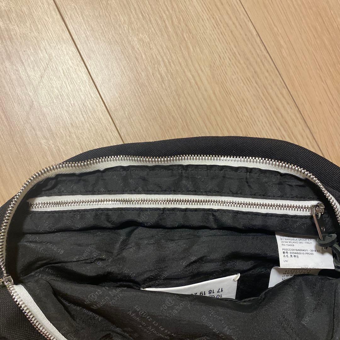 メゾンマルジェラ　ナイロン製ボディバッグ 黒