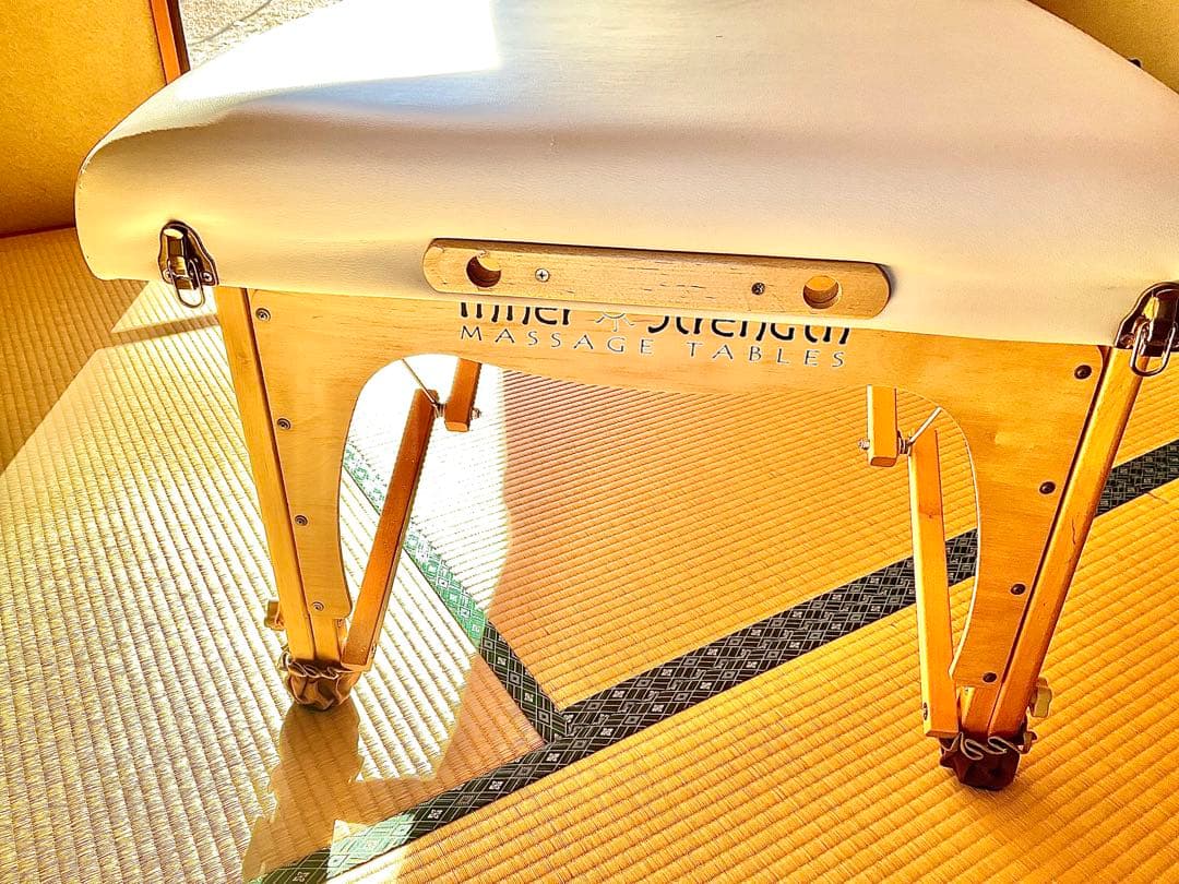 Inner Strength massage インナーストレングステーブルベッド