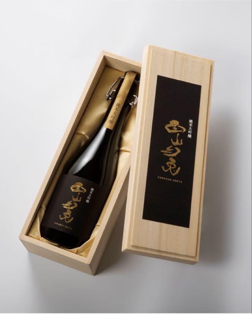 ま*や様 加越酒造 (石川県小松市) 純米大吟醸 白山幻兎　720ml 木箱入り