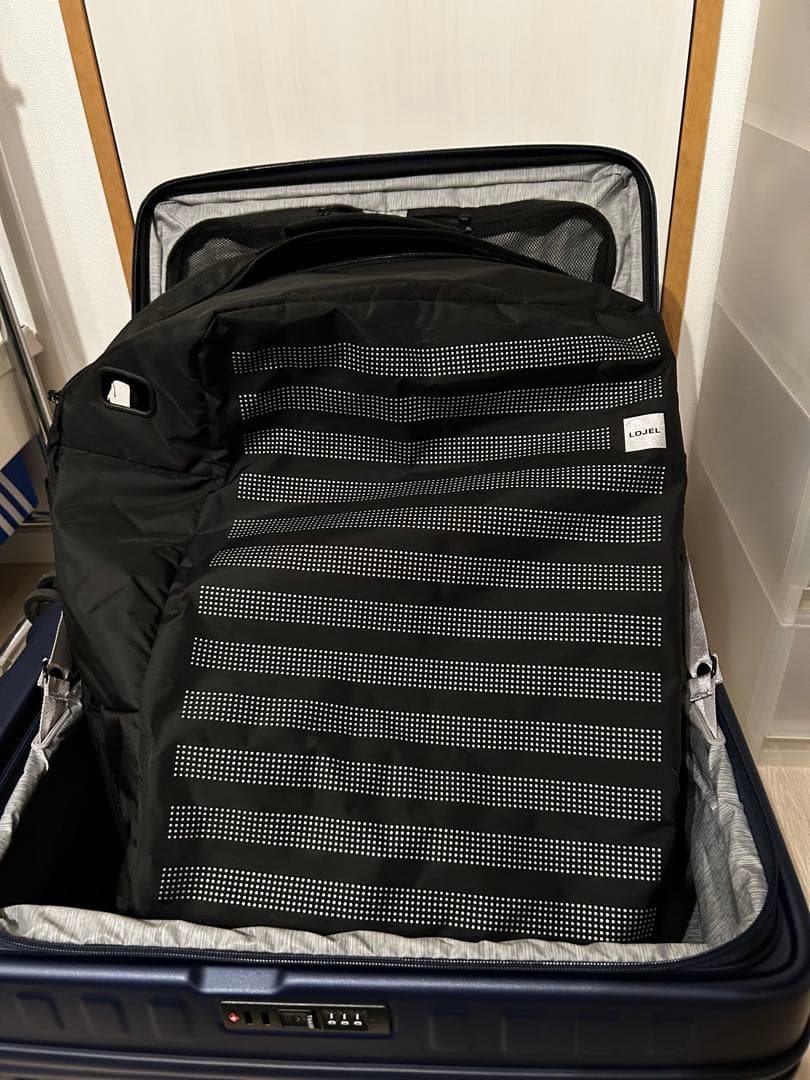 LOJEL 70〜77L スーツケース（Mサイズ）