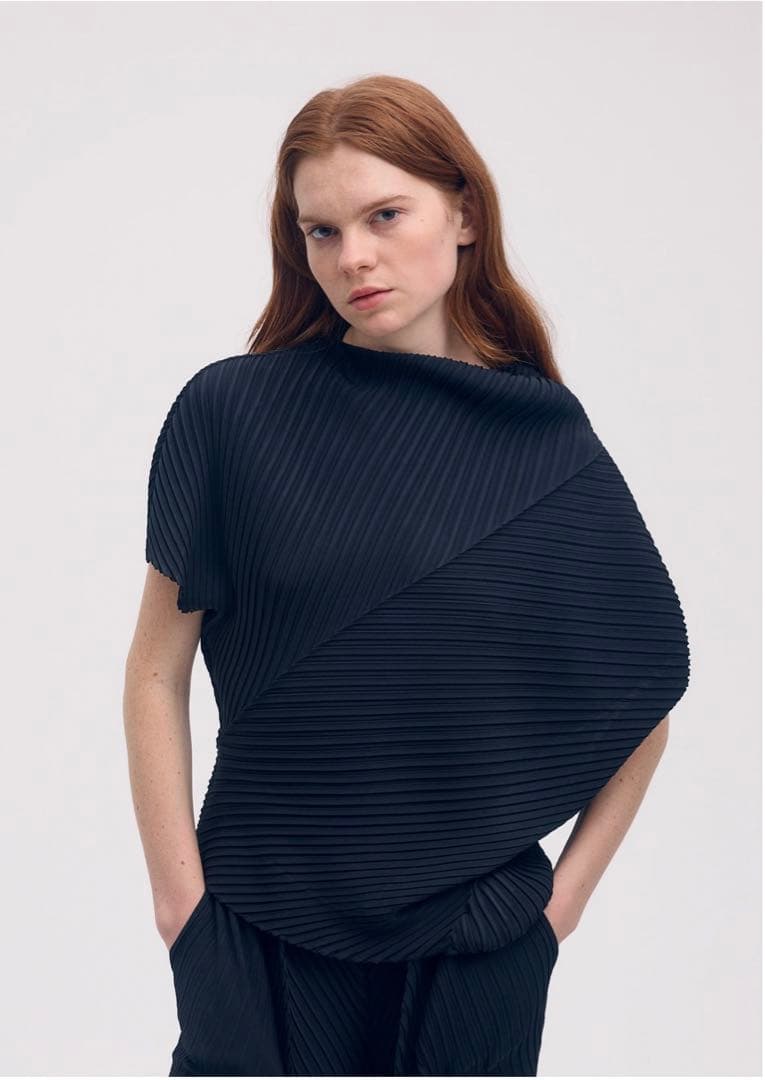 issey miyake SOFT FOLD PLEATSプリーツ 半袖トップス