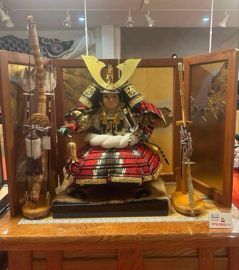 豪華五月人形吉浜人形鎧飾り一式 屋久杉大将飾り 金兜 木製屏風付き 新品未使用