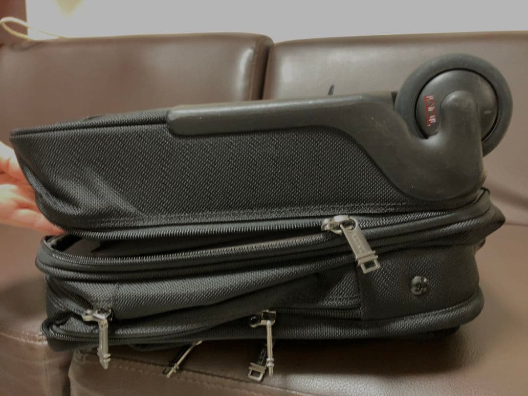 TUMI ブラック キャリーケース 261040D4