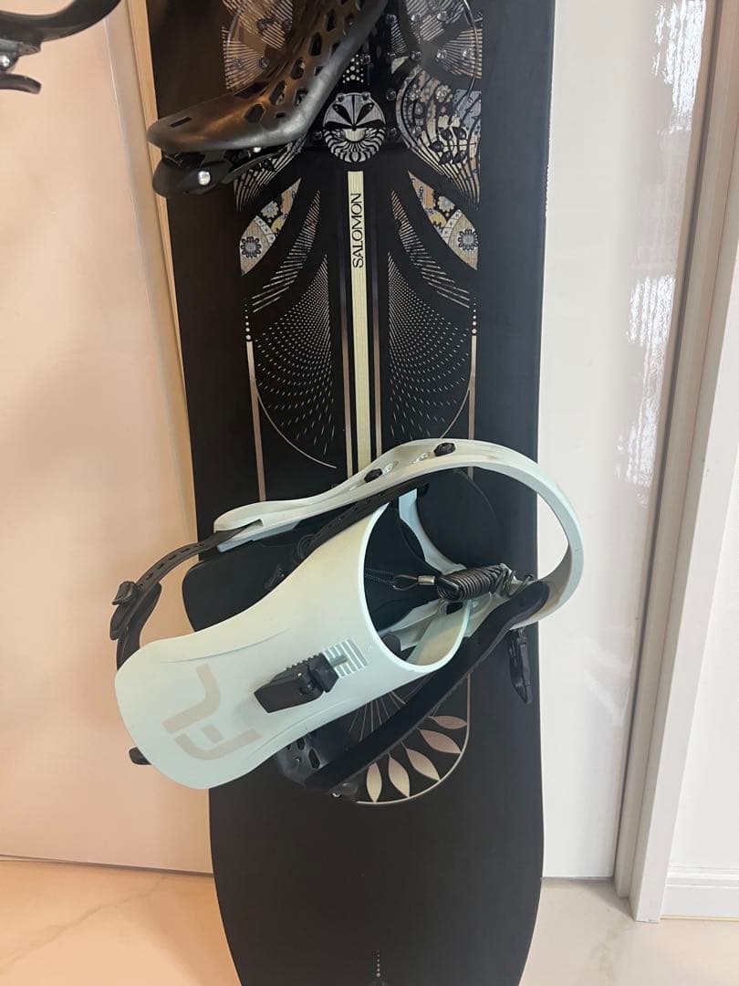 SALOMON『超美品』 スノーボード Assassin FXビンディング付き