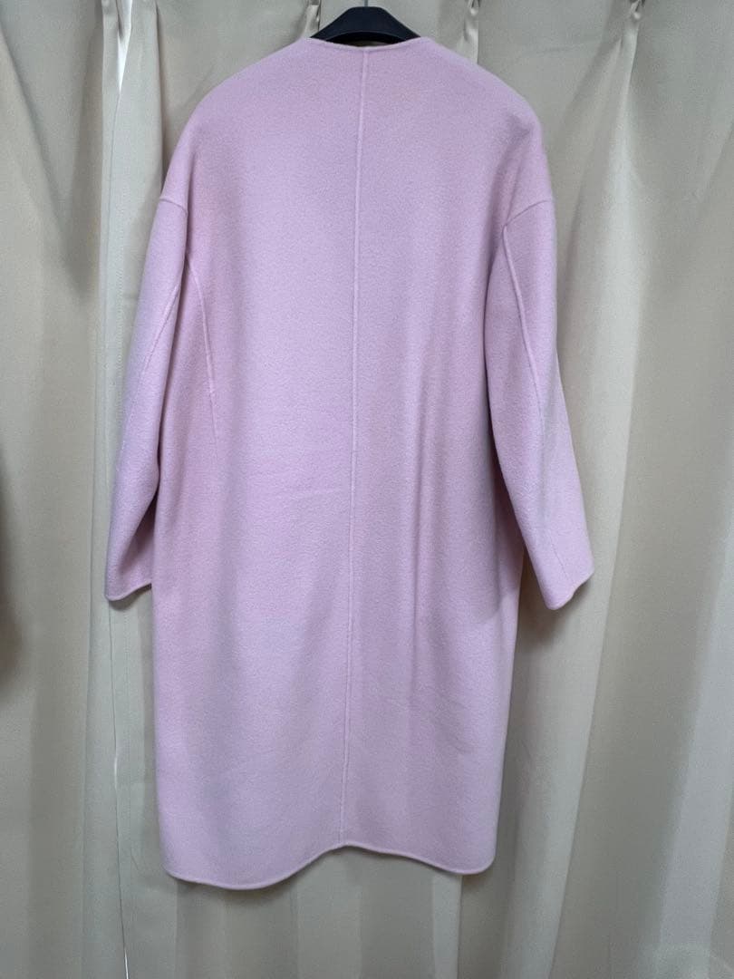 ピンクノーカラーコート