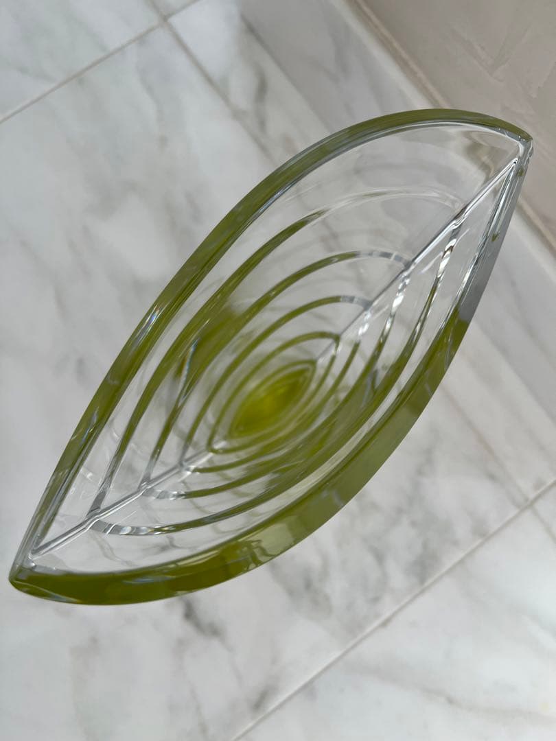 バカラ　フラワーベース　花瓶　BACCARAT