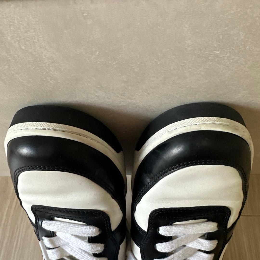ろ*ん様 PRADA ホワイト ブラック スニーカー