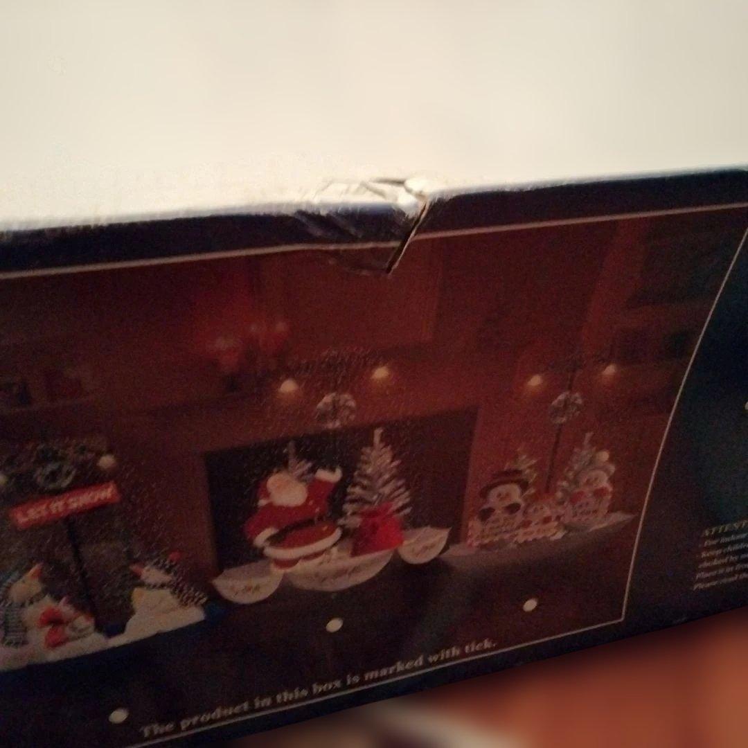 【SALE】新品クリスマスツリー　音楽と雪の演出　未使用　箱潰れあり