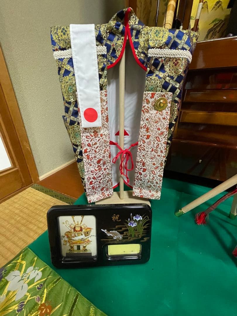 五月人形　着用鎧　飾台付　引き取りのみ