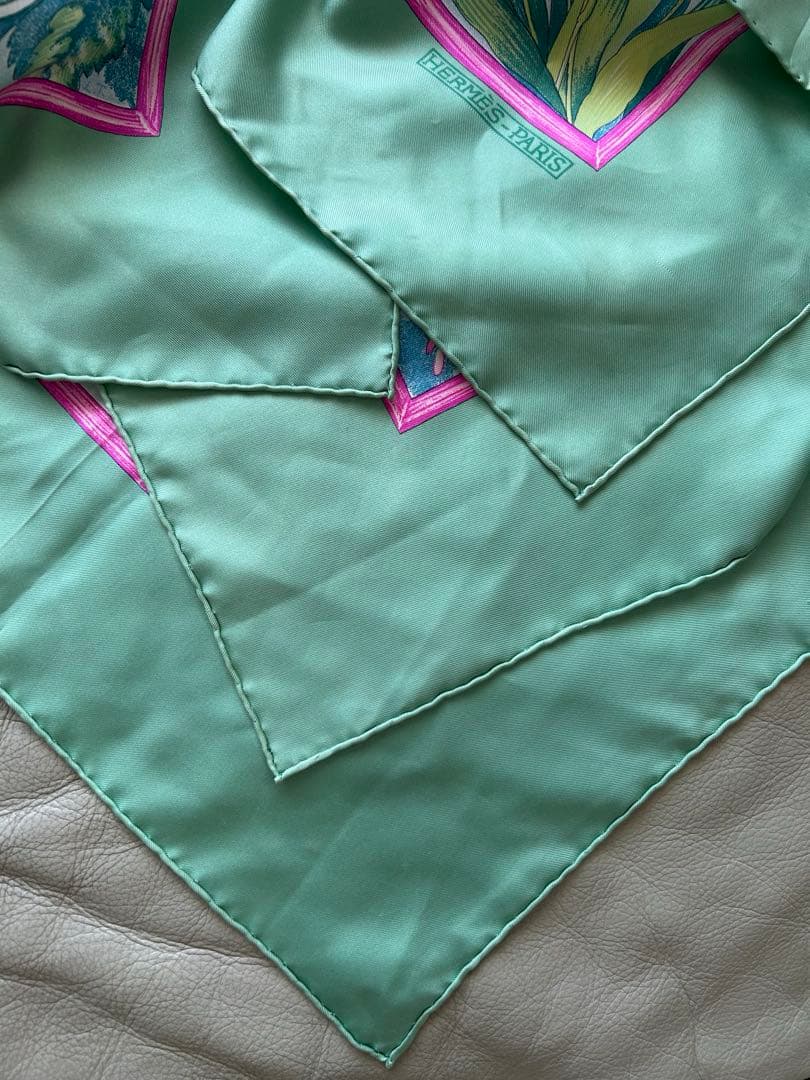 【美品】エルメスのスカーフ ジベルニー