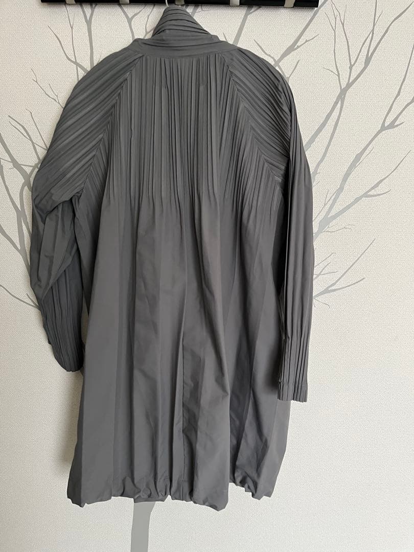 プリーツプリーズ　ロングコート