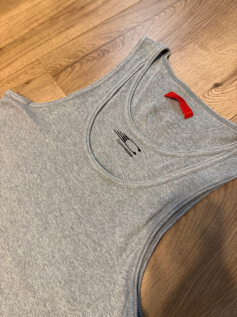 Commission タンクトップ (RIIZE ウォンビン着用)