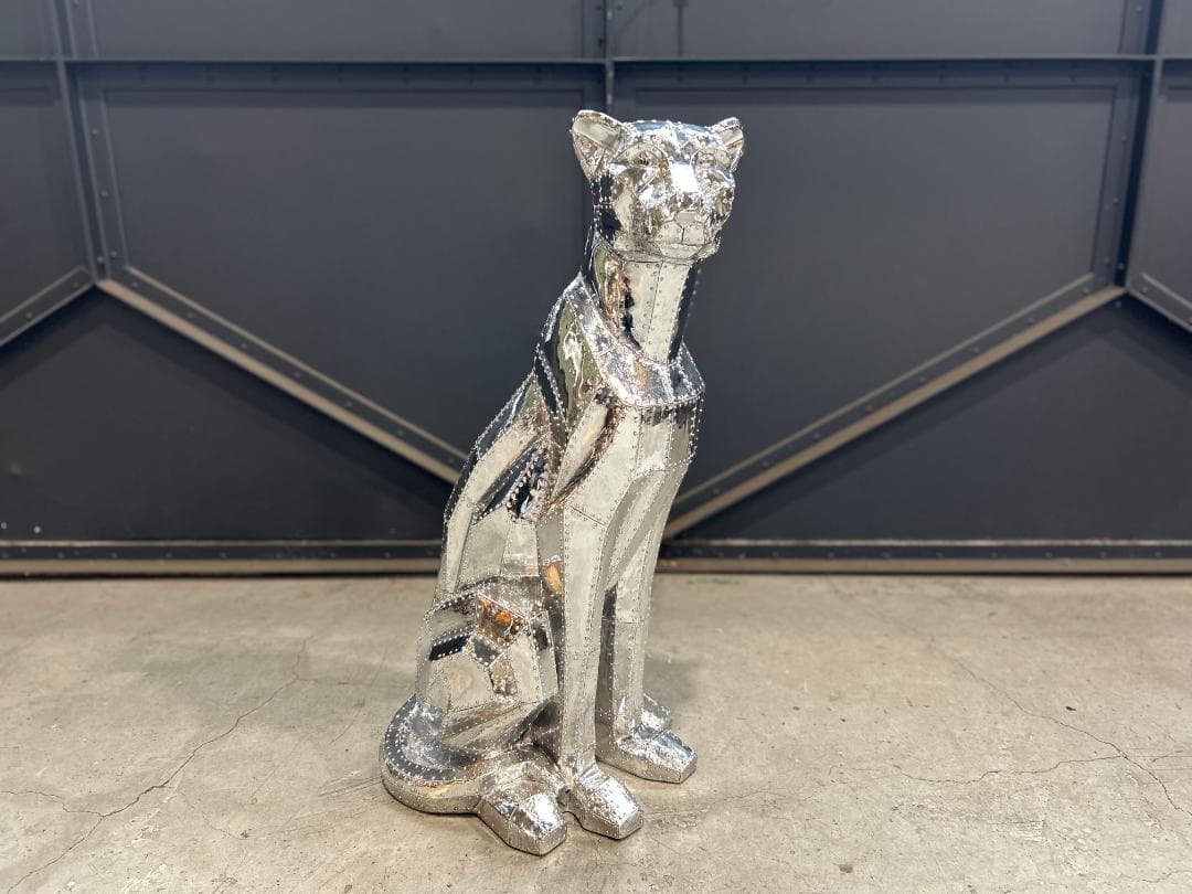 カレ / KARE｜シッティングキャットリベットクローム｜シルバー