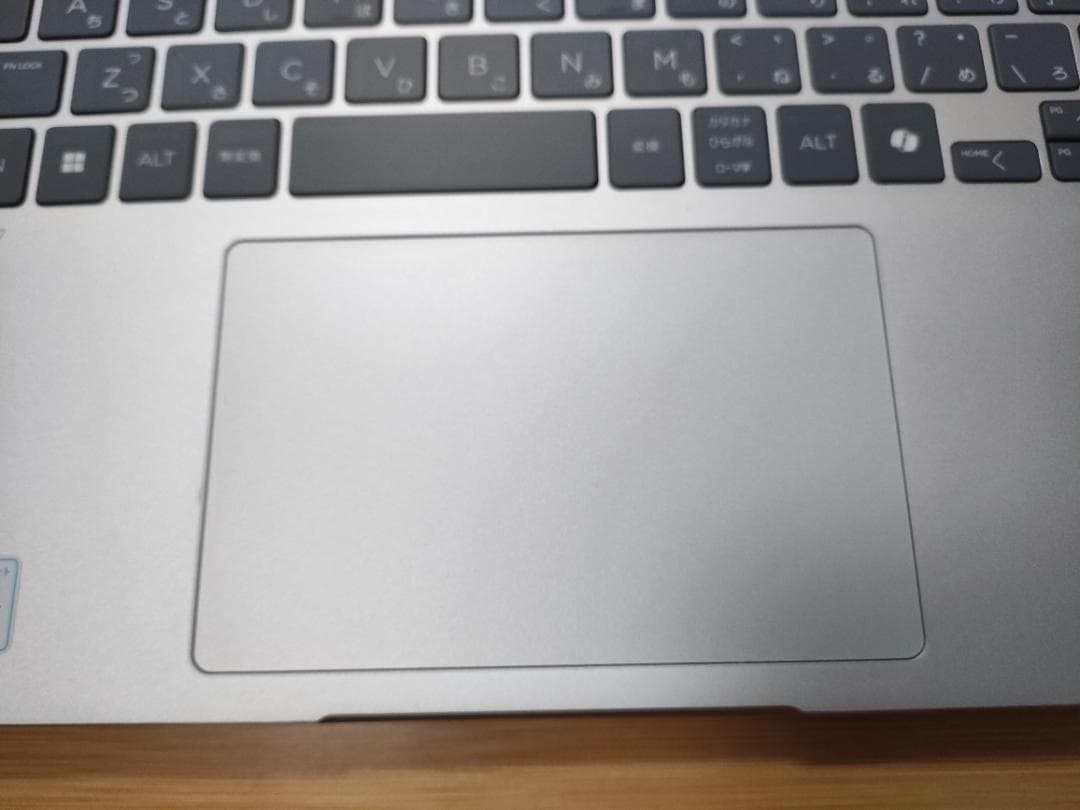 HP OmniBook 7 14 Ultra 7 、32GB、 1TB