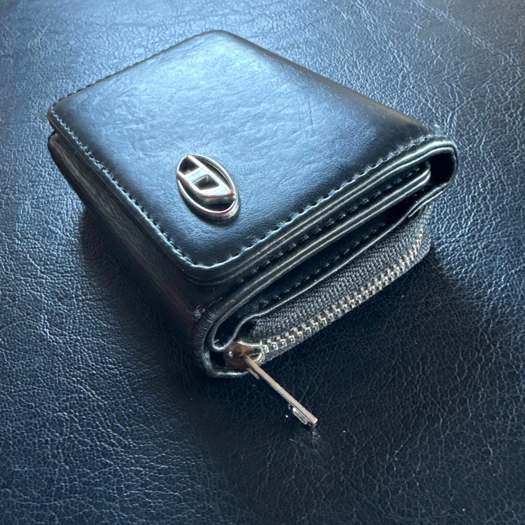 【即購入可】ディーゼル　黒レザー三つ折り財布