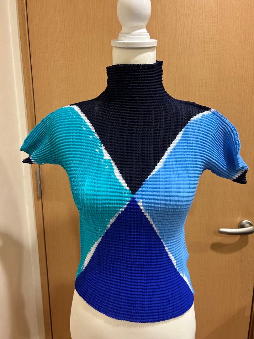 ⭐️イッセイミヤケブラウスブルー系極美品⭐️