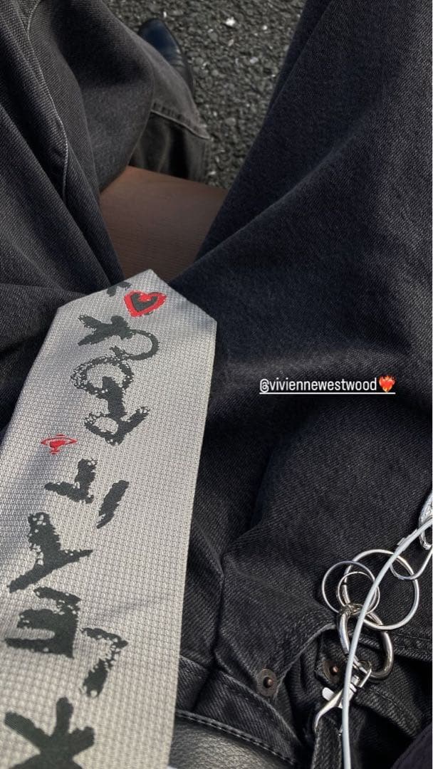 弥*像様 Vivienne Westwood \"LET IT ROCK\" ネクタ